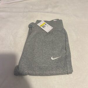 Nike women’s joggers new with tag